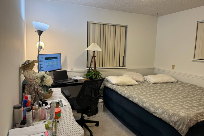 bedroom - Fox Hollow Apartments