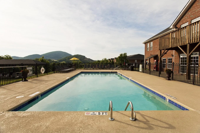 Pool - Mountaineer Village Student Apartments