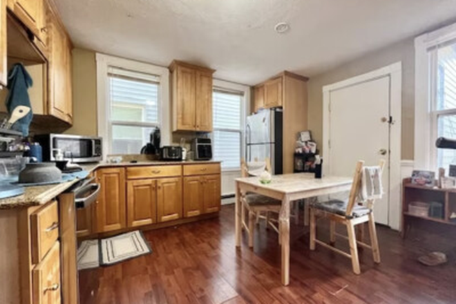 living - SPACIOUS 3BED W/ DECK! Avail 9/1/26, NO BROKER FEE!