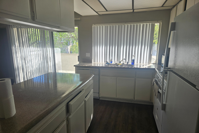 Kitchen - Campus Crossings Riverside