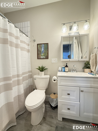 Bathroom 1 - 2bed 2bath - Foster street, Brighton Apartments
