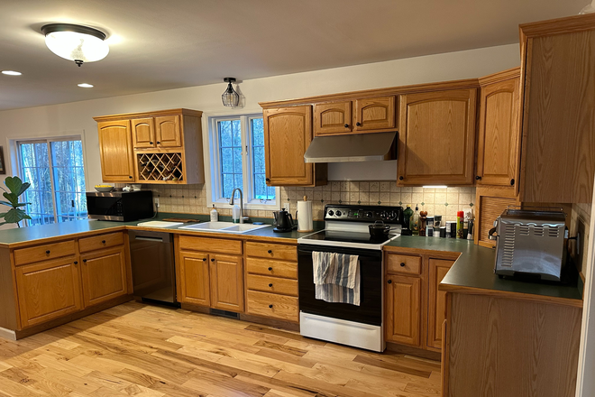 Kitchen - 37 Old Sawmill Rd - 1 Bedroom Available House