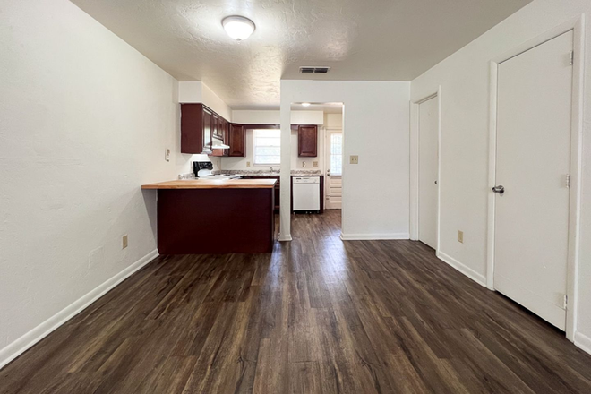 Photo - 0862 - Pineridge Apartments