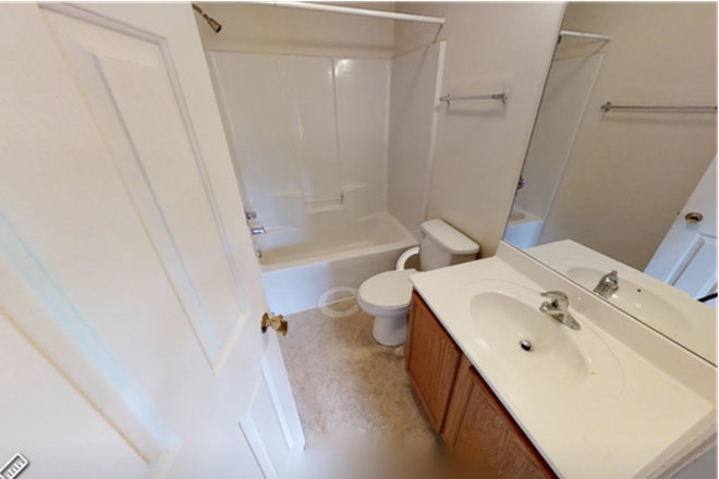 Bathroom - Roommate Needed - Private bed/bath - $690/mo Apartments