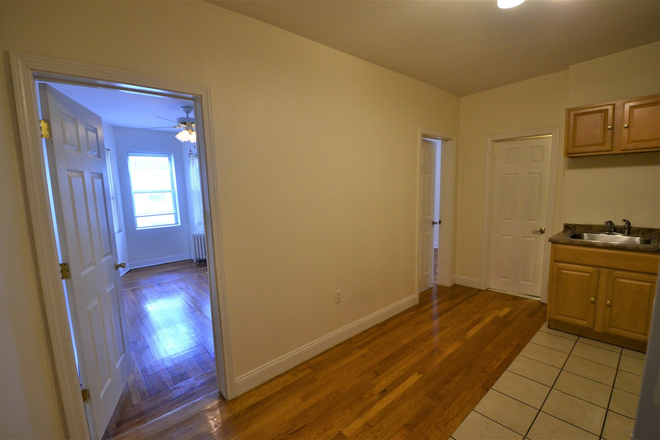 24 Haviland St - NO BROKER'S FEE! Avail 9/1 - Spacious, Renovated, Gorgeous 1 BR split on Haviland Apartments