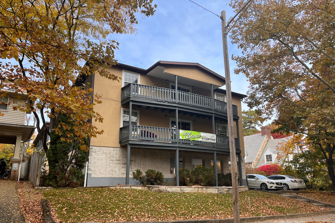 Exterior - 811 West College Apartments