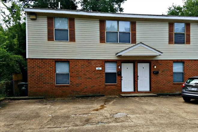 Front Exterior - (ODU Rent) 1411 W. 41st St. Units A & B
