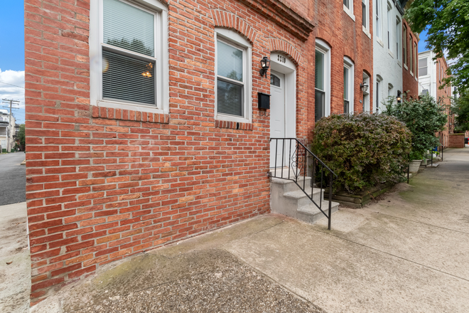 front - Urban retreat in the heart of Butchers Hill! Townhome