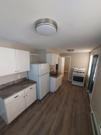 kitchen - NO fee !fantastic location! renovated, 2 level small unit , laundry on site, shared yard