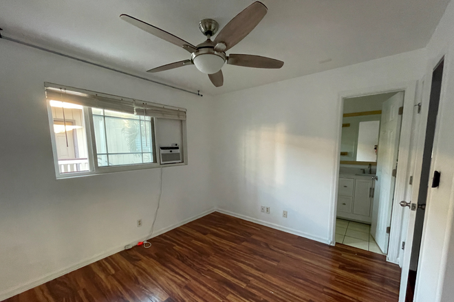 Primary Bedroom - Kapahulu Townhouse