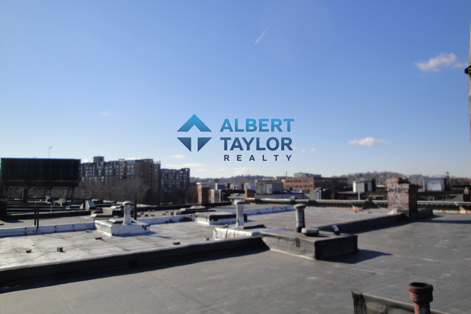 Roof Exit - HUGE 4Bed/2Bath Steps from Greenline, Perfect for NEU Students!