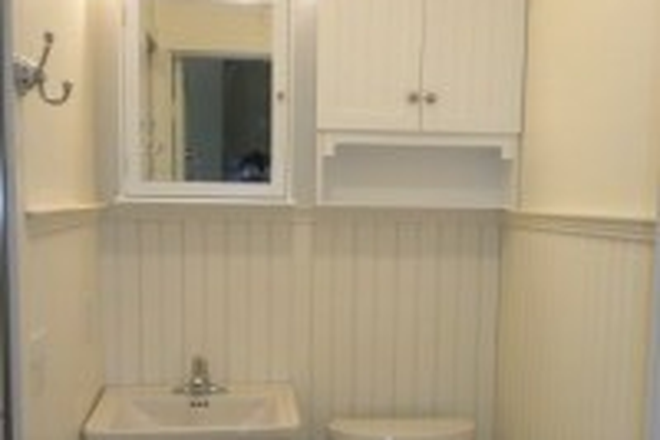 Bathroom - Huge bedrooms great for four people in the center of town Apartments