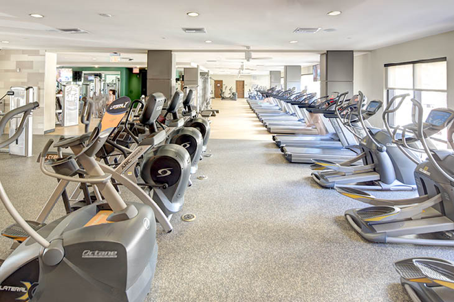 Gym - Plaza On University Sublet - Open to Negotiate Apartments