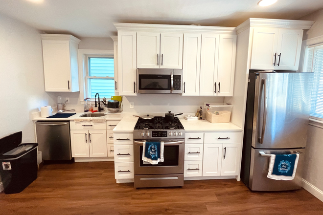 Call NOW for showings! 617-236-8550 - BENNINGTON ST - 3BR/1BA ON EAGLE HILL W/ LNDRY IN BLDNG, EIK, DW FOR *9/1/2026* NEAR MBTA AIRPORT Apartments