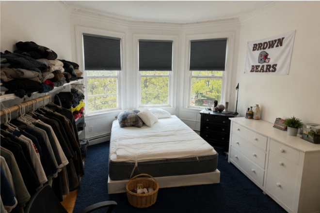 2nd floor unit 1 $1200 - Amazing Brown/RISD Location! 11 Bed, 4 Bath — Rent by the room or full apartment.