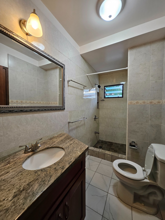 bathroom - Furnished Room in Renovated Kaimuki Home | Walk to KCC & Kahala Mall | short bus ride to UH Manoa