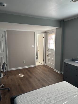 Bedroom - College Park Woods House