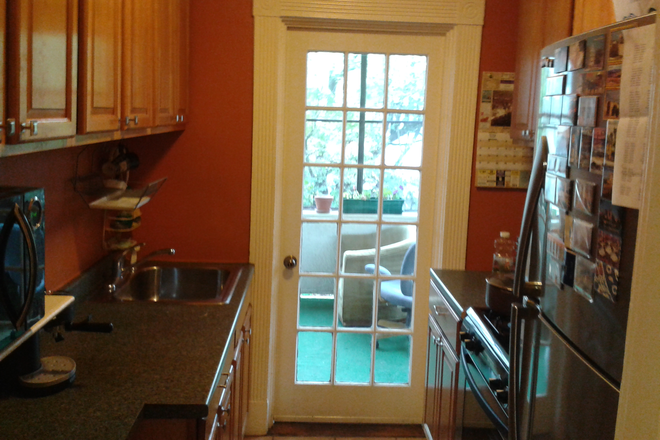 Kichen - April 1st thru June 30th, 2026 Beautiful Furnished 1-Bedroom, Corner Harvard ave /Commonwealth Condo