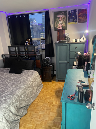 Bedroom - Seeking female roommate from May to end of September