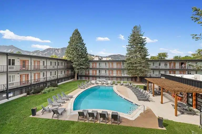 Outside - The Lodge Boulder Apartments