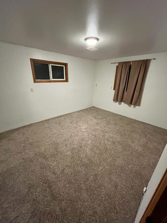 East and North windows - Room in Broomfield House