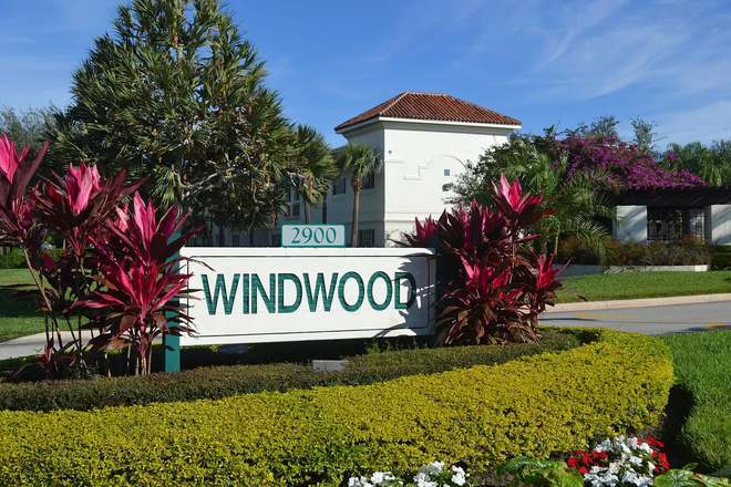 Windwood - End Unit 2b2b Condo, 24/7 Man-Gated, 5 mins to Beach