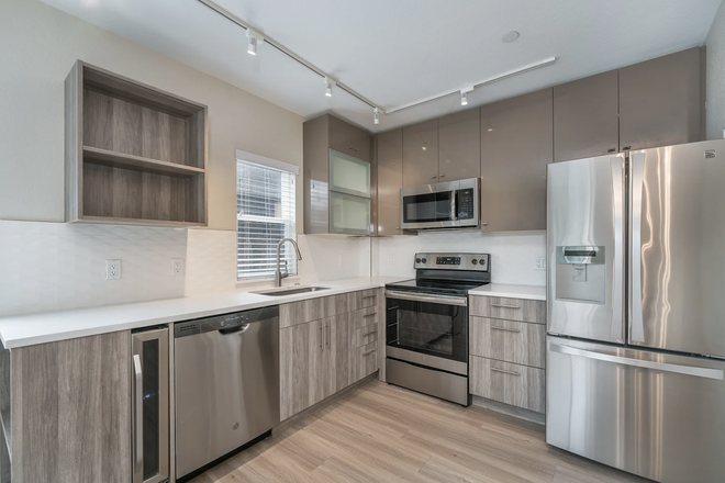 Kitchen - FULLY FURNISHED SINGLE ROOM SPRING SUBLEASE ON THE HILL