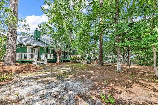 Back View of the House - 3 rooms in a quiet house on the golf course is available for rent for the 2026-2027 school year!