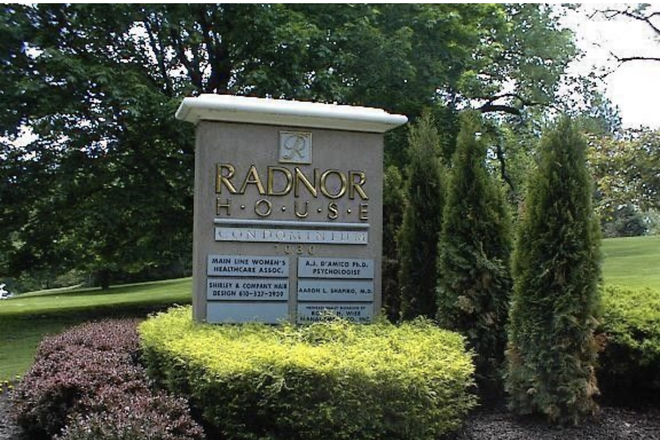 Front entrance - One Bd Deluxe in Radnor House