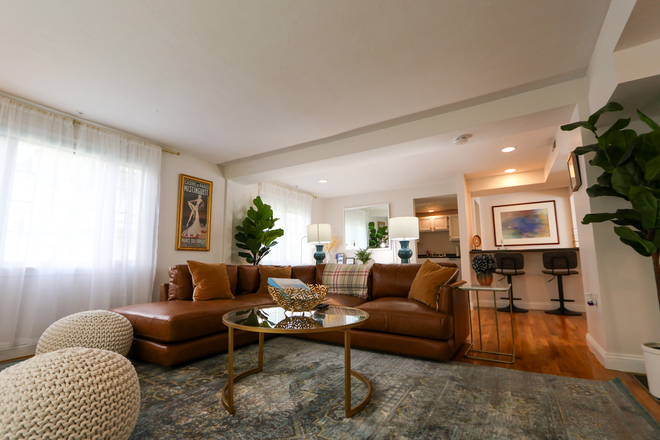 Living Room - JAY25C Rare, Multi-level, 3-Bed, 3-Bath, MIT House