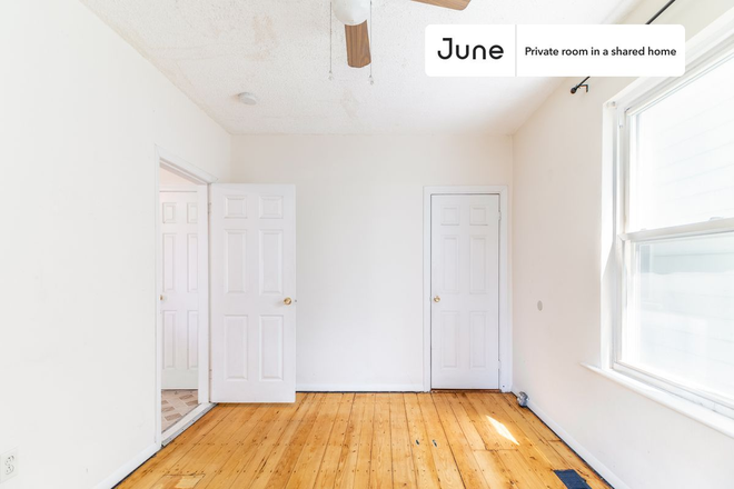 Photo - Private bedroom in 2 bed/1 bath Home