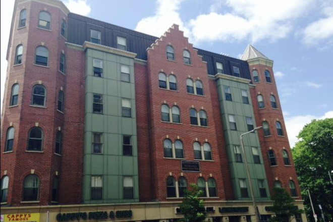 Exterior - #304 Single bedroom Apartment with 2 roomates