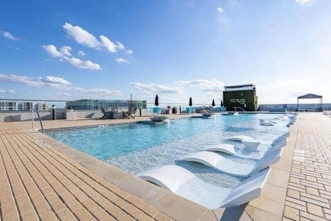 Rooftop Pool - Lark Northgate