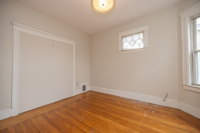 1 - SEPT 2026- Beautiful Cambridge 4b/1.5b, Student OK, No Broker Fees! Apartments