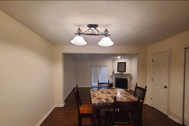 Dining - Sylvan Heights, close to Vanderbilt Townhome