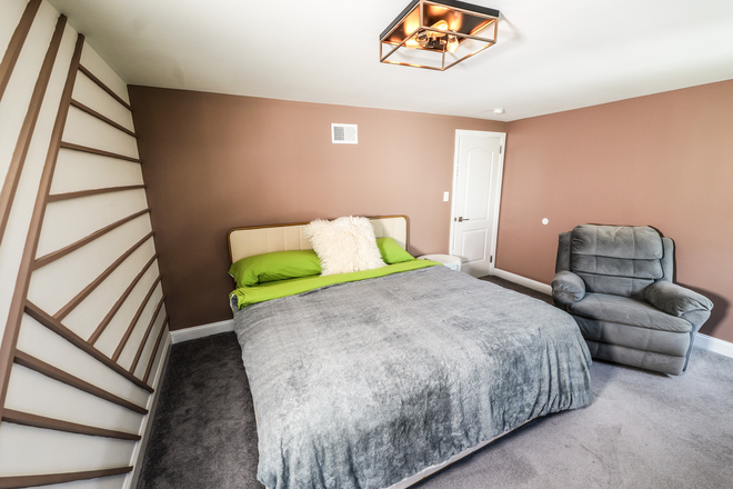 bedroom - Furnished 3BR home-Willow Ave-Lawrenceville