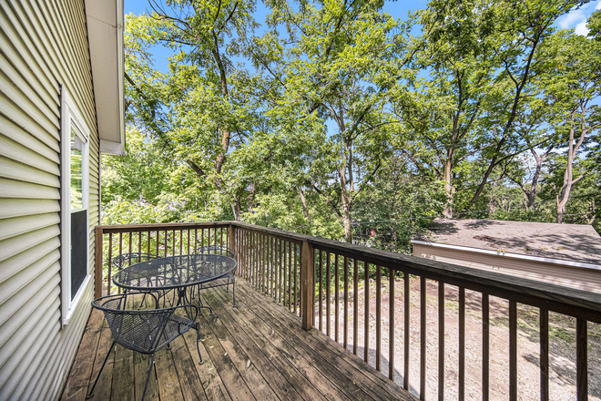 Upper Back Porch - ***Leased for 2025/26***Enjoy Spacious Housing - 4 Bed 2 Bath Available Fall '25-'26 Duplex