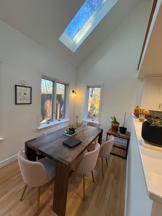 Dining area - Furnished room in large home in Florence incl home gym