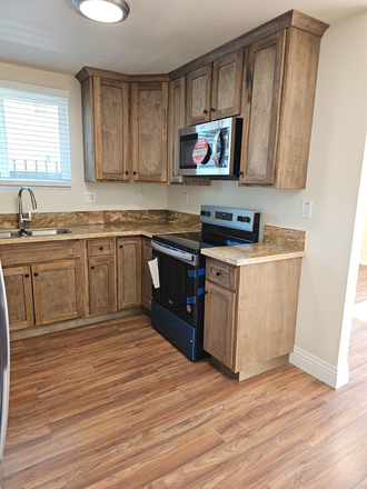 Kitchen - Orange St walking distance to Chapman university.