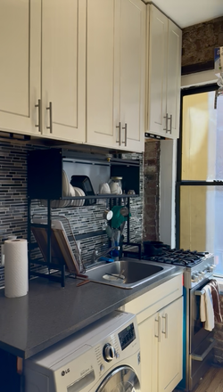 Kitchen and Laundry - Cozy private room in EV. Only 15 minutes walk from campus! Apartments