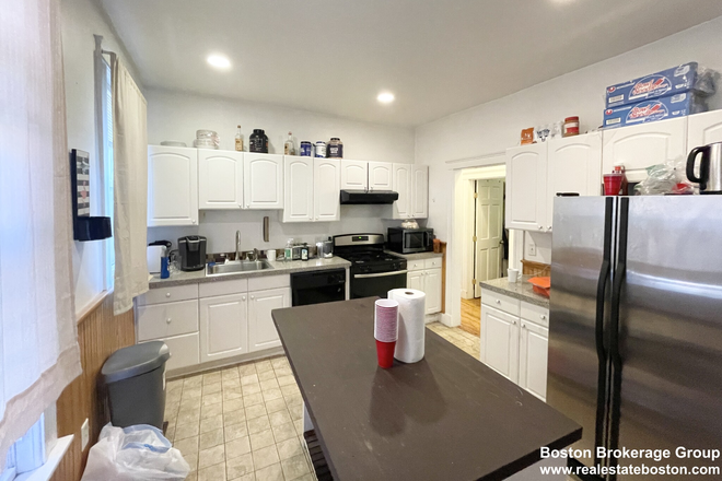 Kitchen - Available 2025 awesome 3 bed on Hillside! Apartments