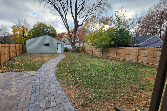 Back yard - Updated and Clean 4bdrm / 2 Bath !  Duplex Avail June 1 Duplex