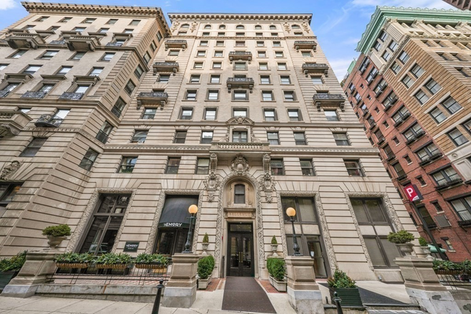 outside of building - Studio Apartment Located on Beacon Hill (All utilities included with wi-fi)