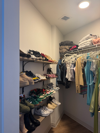 walk-in closet - Vox Miami all girls apartment!