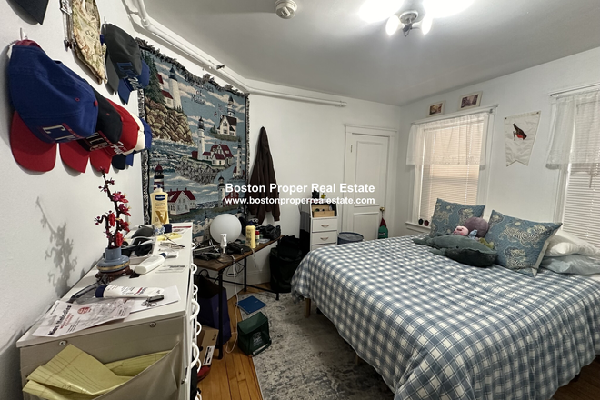 A - 3 bedrooms right across from Whole Foods. ***NO FEE Apartments