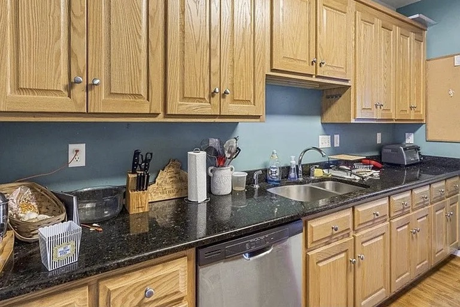 kitchen - Lease Takeover 5 minute walk from vcu. Private bathroom and bedroom with 3 female roomates Townhome