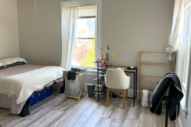Bedroom 1 - Spacious and Bright - 2 Bedroom, 2 Bathroom. Includes many utilities. Walk to Brown. Apartments