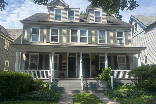 Front entrance - 1BR apt on third floor-Madison Ave-Princeton