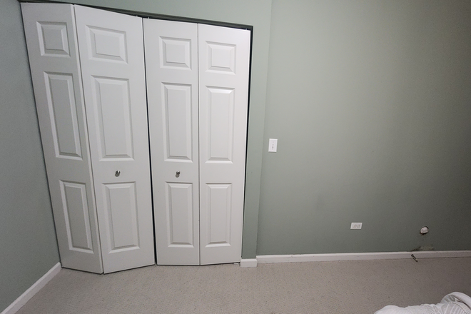 Room - Sublease your own room, 3 male roommates. Right next to the 8 bus stop and close to campus. Apartments