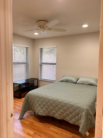 Private Bedroom and Private Bath -queen bed frame only provided - 1 private BR + private bathroom available in 2BR/2 BA at Windwood Condos